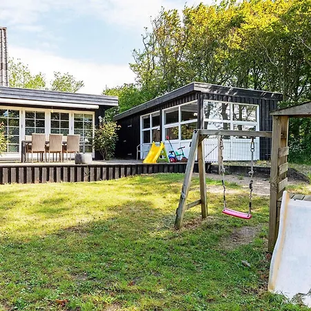 19 Person In Logstor-by Traum