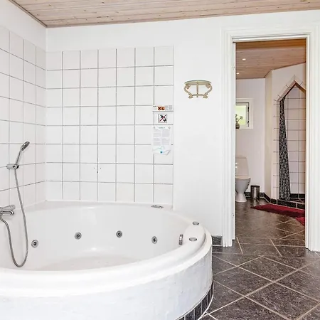 4 Star In Logstor Feriehus