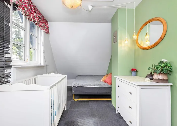 19 Person In Logstor-by Traum