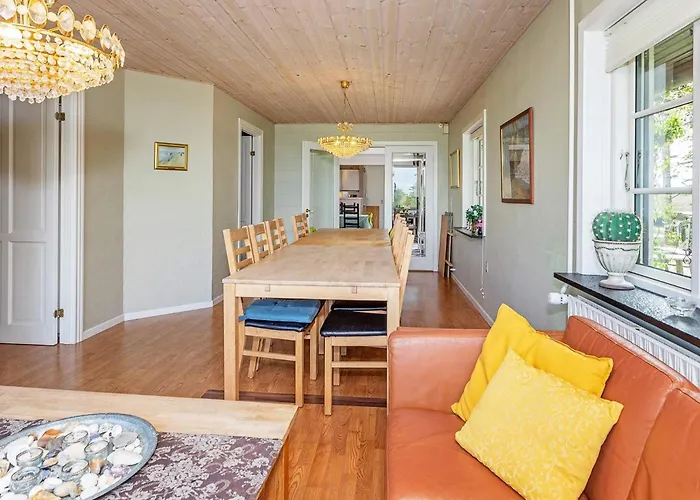 19 Person In Logstor-by Traum