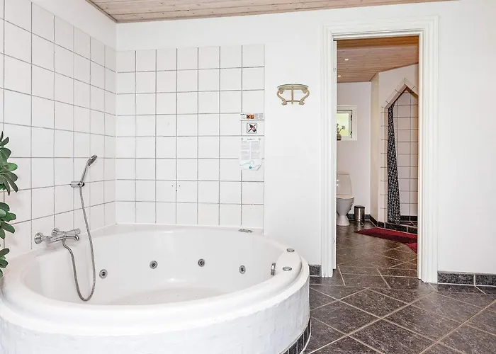 19 Person In Logstor-by Traum Дом отдыха